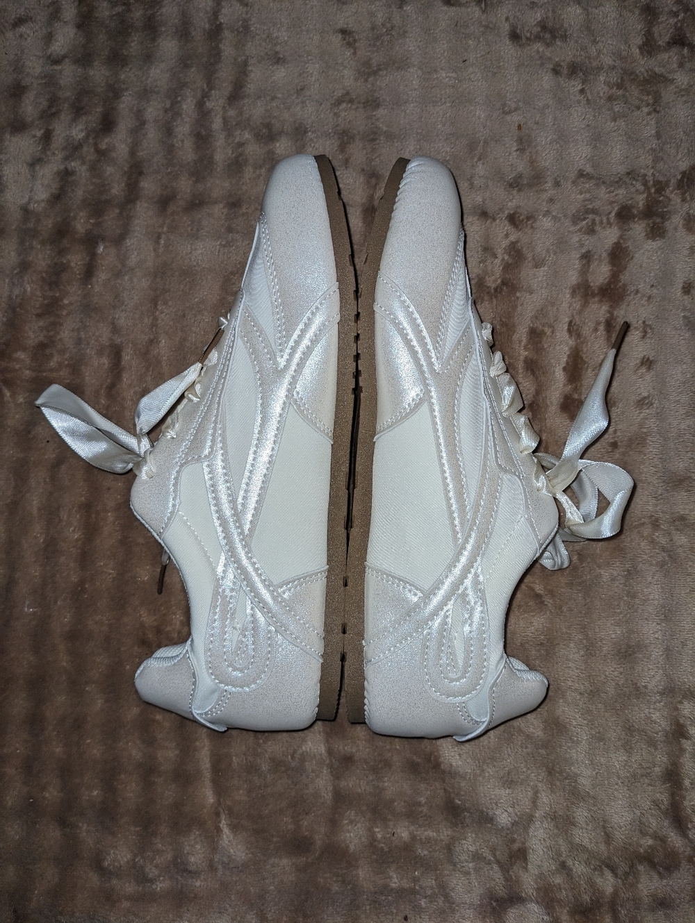 Women’s Pearl Satin Lace-Up Sneakers in Off-White Size 250mm US8